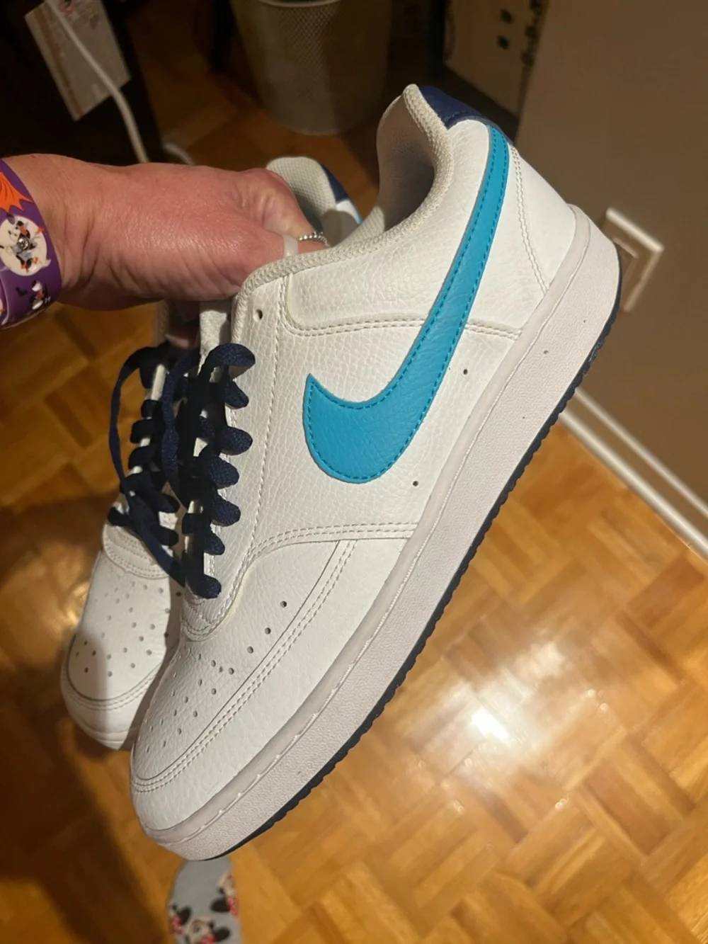 Nike Men’s White Sneakers with Turquoise Swoosh - Picture 1 of 7